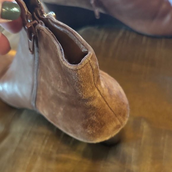 Isaac Mizrahi Tan Leather Wedge Ankle Boots - Picture 4 of 10